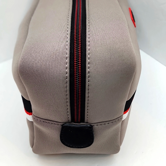 DKNY TOILETRY TRAVEL BAG, GREY - Picture 6 of 14